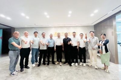 谢向君带队走访副会长单位上海涌乐私募基金管理有限公司、上海正飞实业有限公司