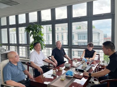 真诚赢得信任，实干开拓市场丨商会党支部书记郑清平带队走访理事单位易铝新材